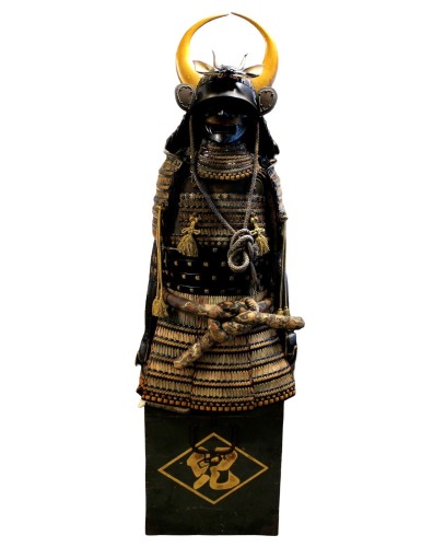 # 9670 Fantastic Late Edo era Japanese Samurai Complete Armor Suit, Gilt Crescent Kabuto with Beast Maedate
